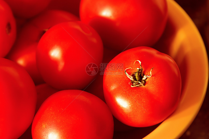 明红番茄碗图片