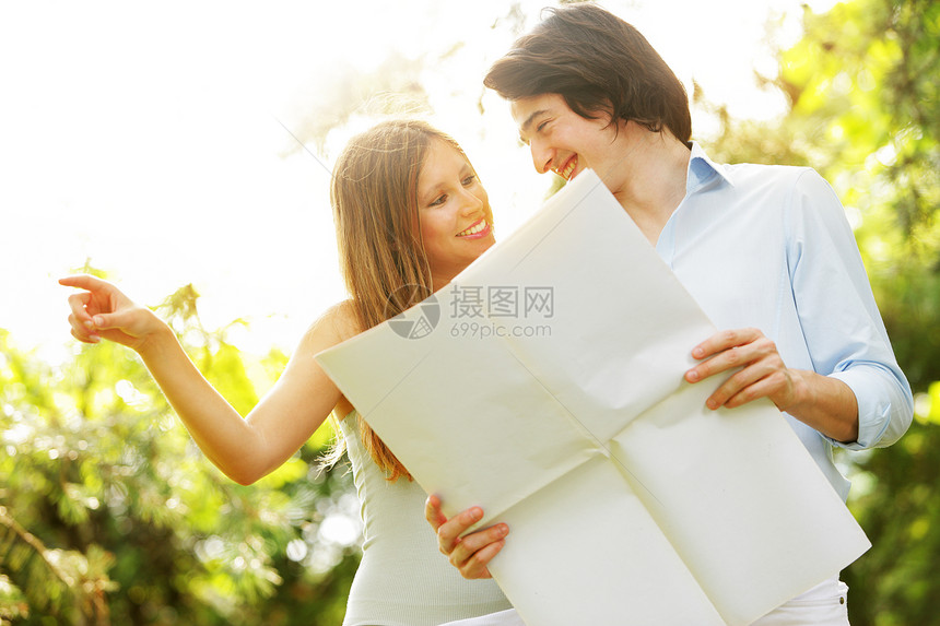 未来规划生活夫妻绿色女士已婚情绪微笑男性家庭技术图片