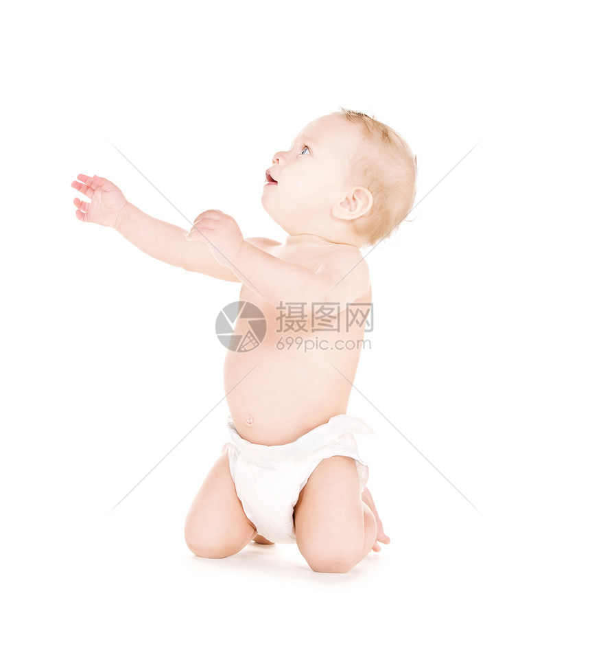 婴儿尿布中的男孩微笑男生童年青少年男性保健生活快乐孩子育儿图片