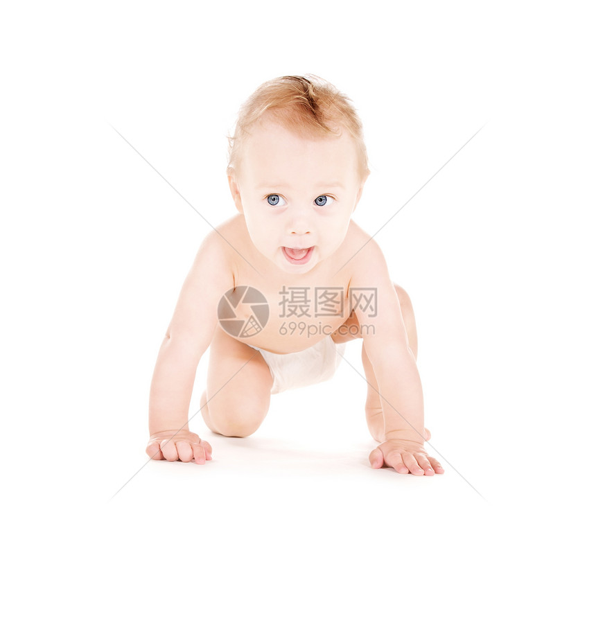 穿尿布的爬行婴儿男孩微笑皮肤孩子童年快乐男性青少年男生尿布生活图片