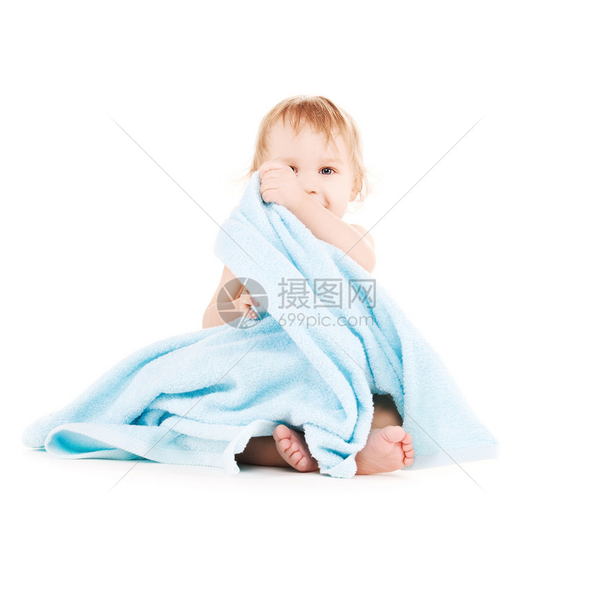 带蓝毛巾的婴儿乐趣卫生育儿童年青少年蓝色微笑男生孩子快乐图片
