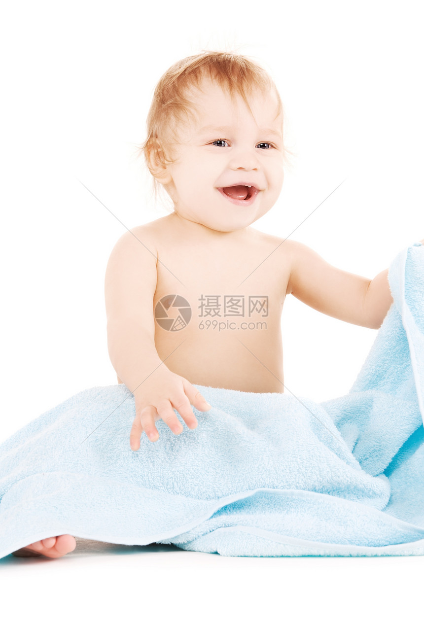 带蓝毛巾的婴儿青少年卫生童年生活保健蓝色皮肤乐趣男生孩子图片