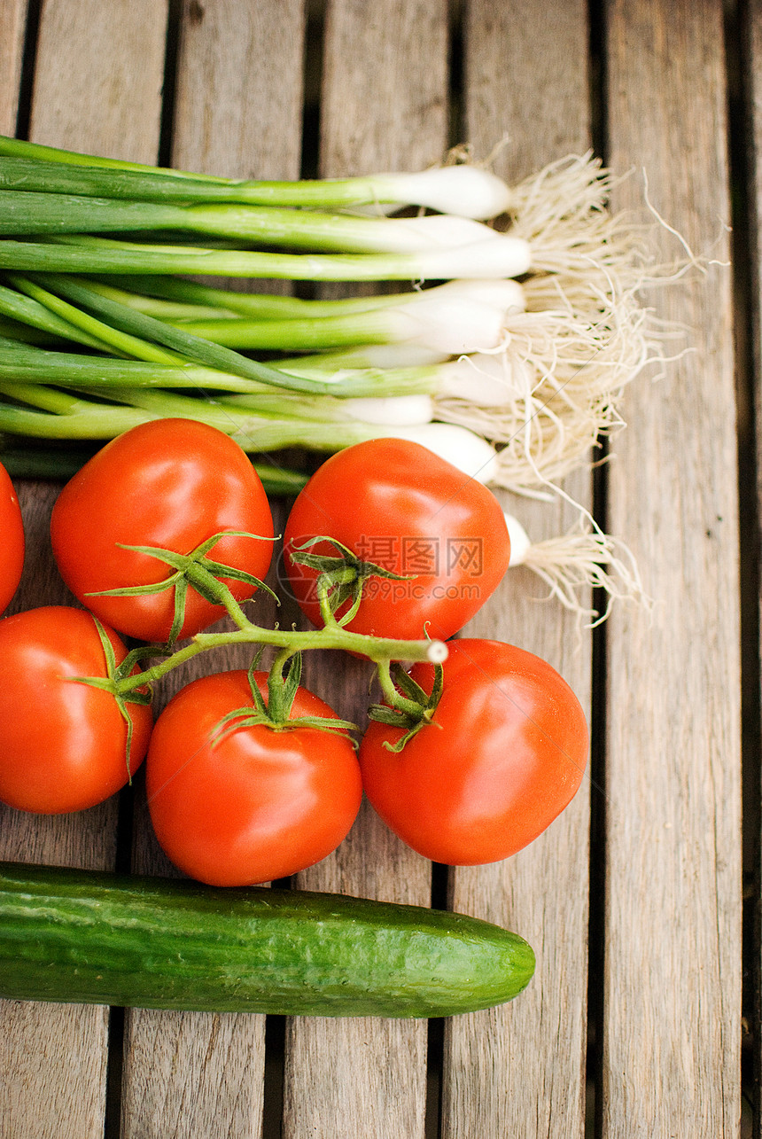 蔬菜洋葱食物沙拉农业市场篮子绿色茶点黄瓜桌子图片