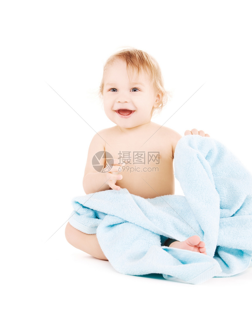 带蓝毛巾的婴儿快乐蓝色青少年孩子乐趣童年卫生育儿保健男生图片