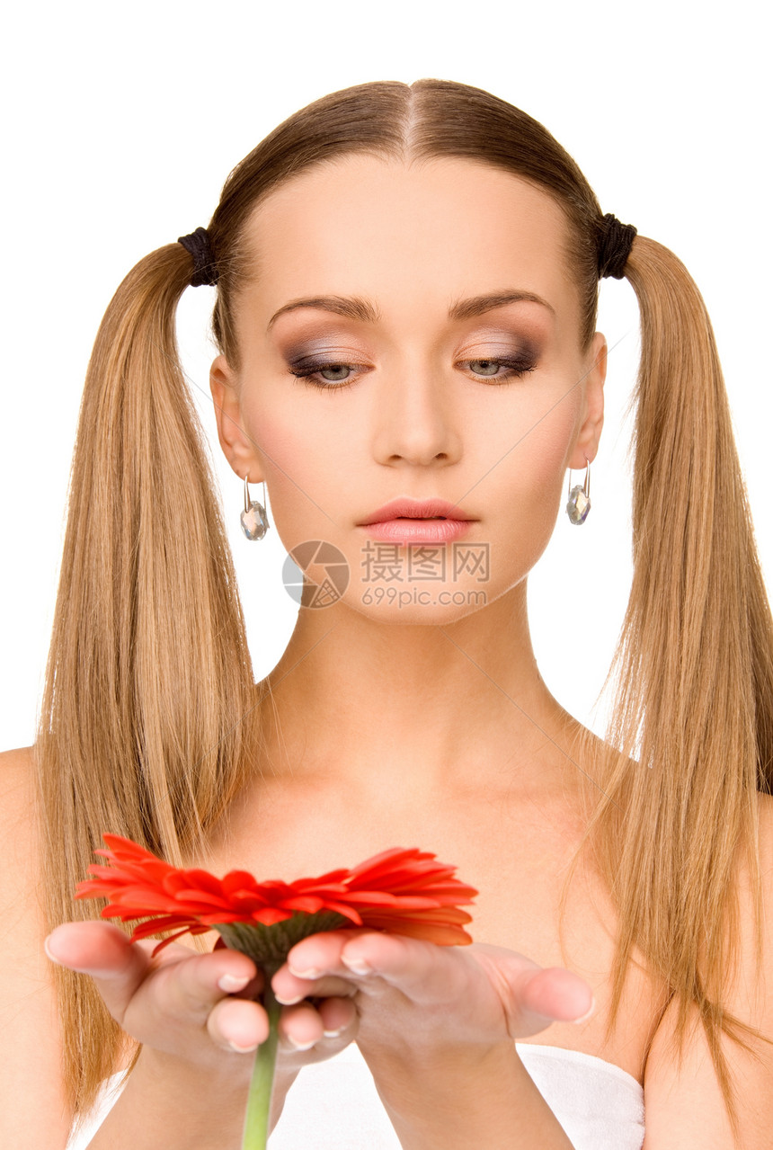 女人用红花毛巾女孩头发女性皮肤活力成人容貌青年护理福利图片