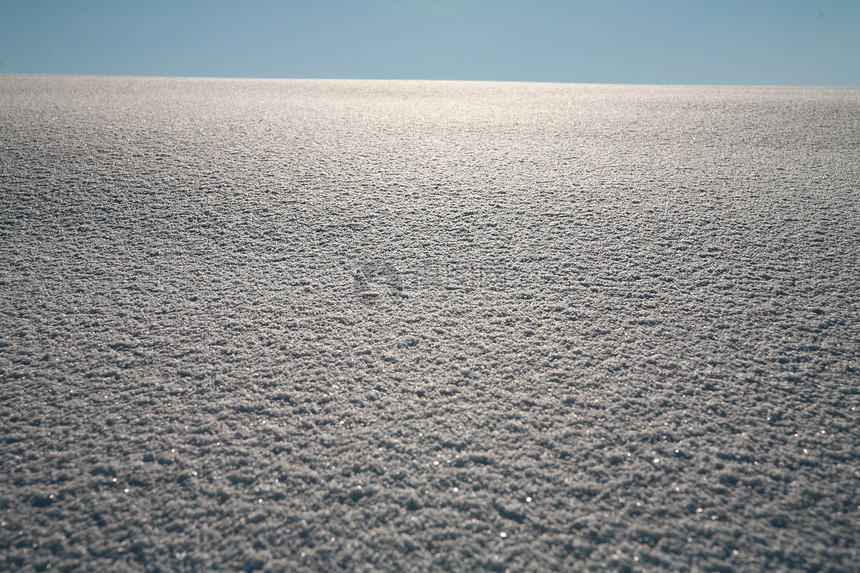 雪地表面冬景冰柱天空降雪雪花水晶蓝色四要素太阳季节性图片