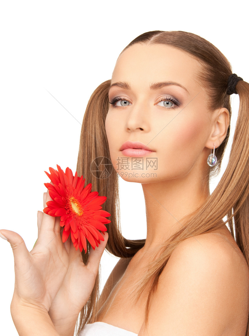 女人用红花毛巾女孩头发容貌女性青年成人皮肤护理福利活力图片