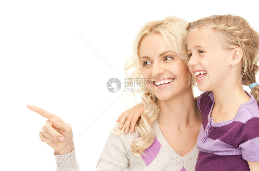 幸福母亲和子女女孩微笑童年拥抱面孔母性孩子金发女郎父母福利图片