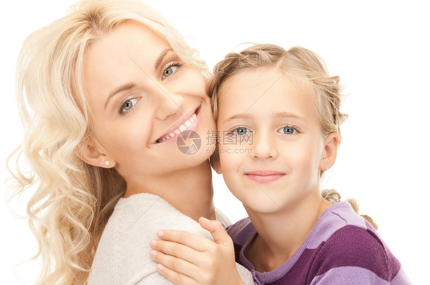 幸福母亲和子女拥抱孩子女士妈妈金发女郎微笑女性福利女儿青春期图片