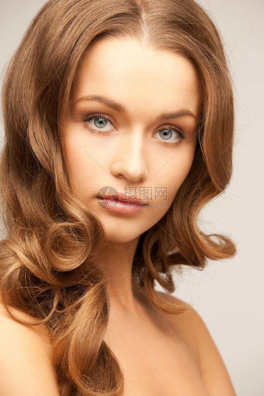 可爱的美女女性青年容貌皮肤活力成人护理头发女孩福利图片