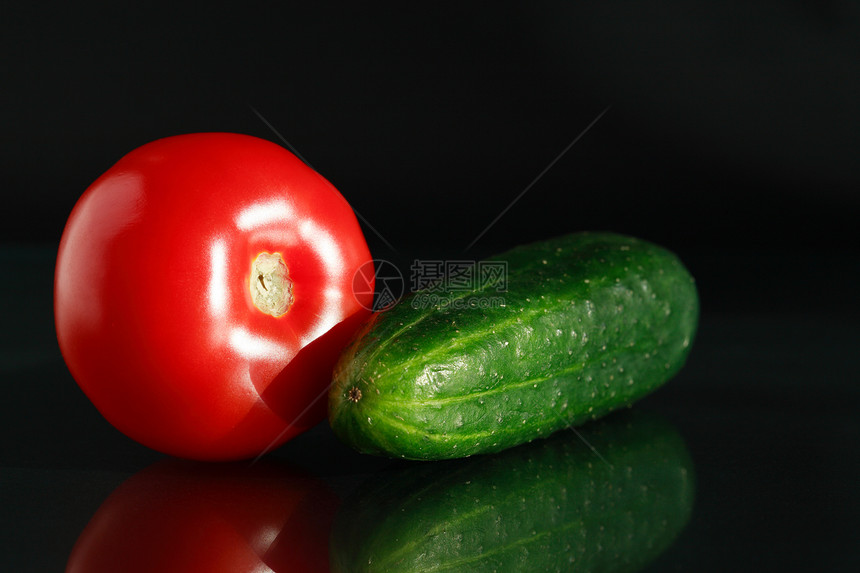 黑暗时蔬菜黑色黄瓜生活方式营养烹饪饮食红色食物绿色健康饮食图片