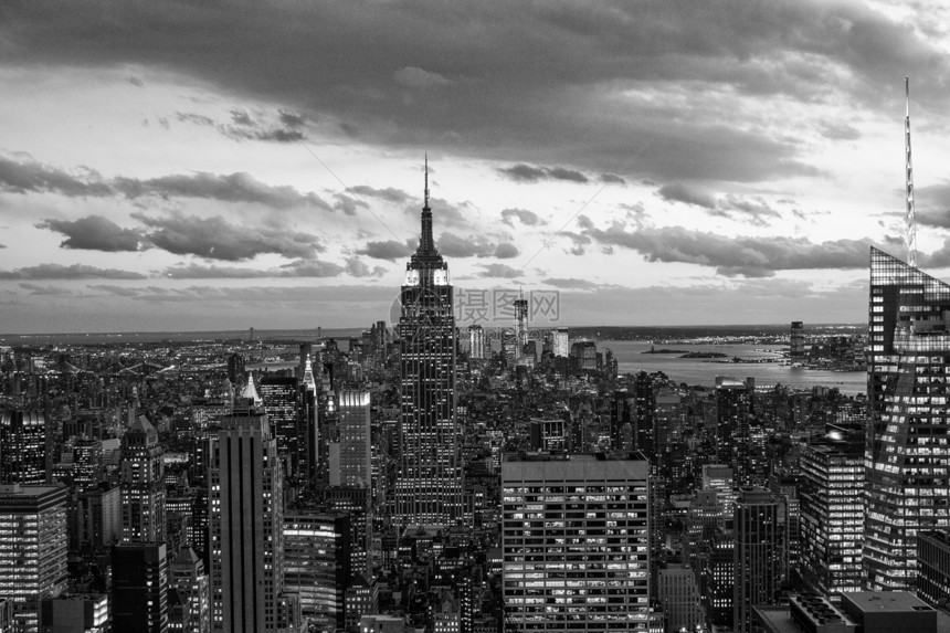 纽约市曼哈顿的黑白景色图片