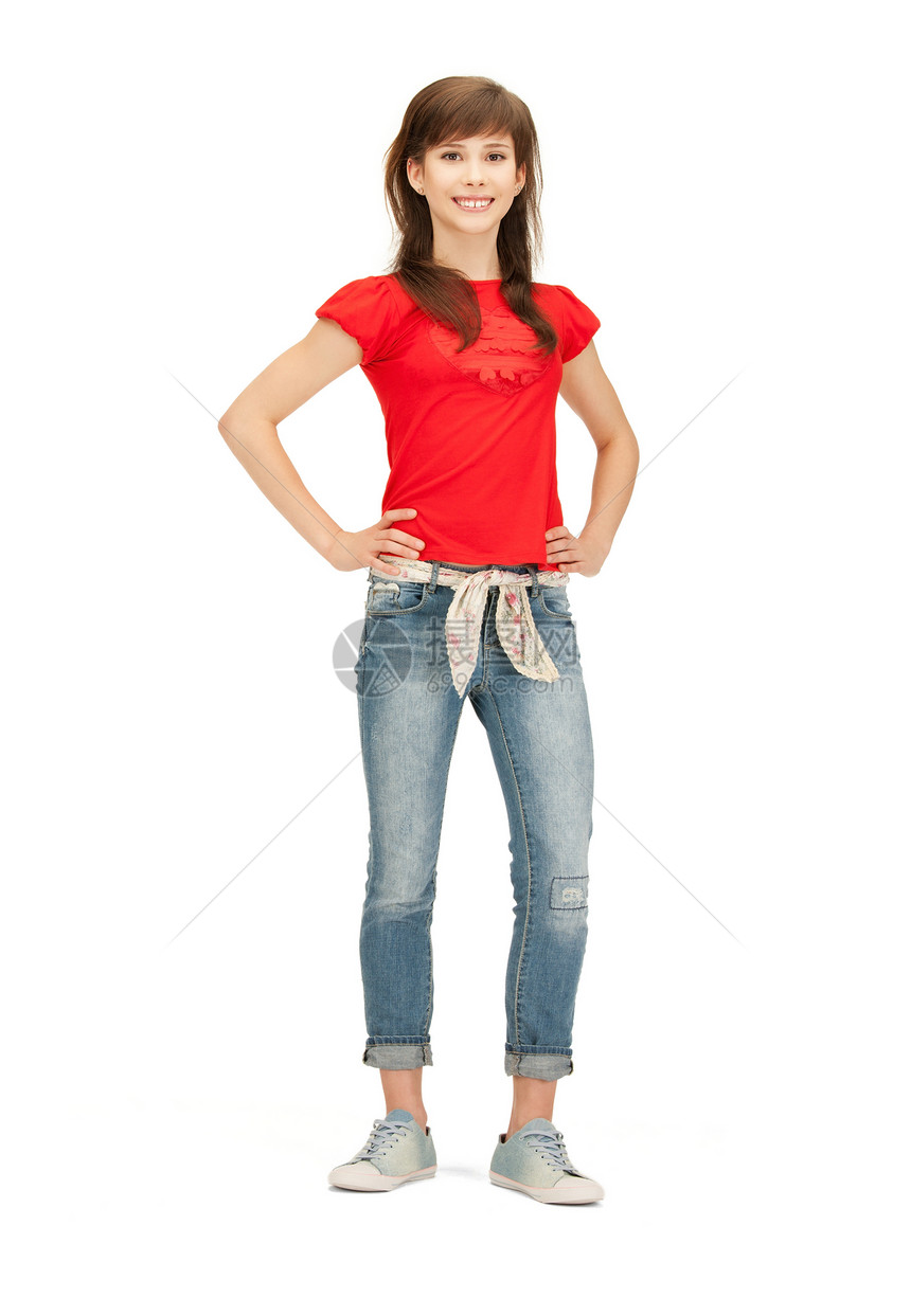 快乐和无照顾的少女红色牛仔裤学生蓝色衬衫青少年青年白色微笑女性图片