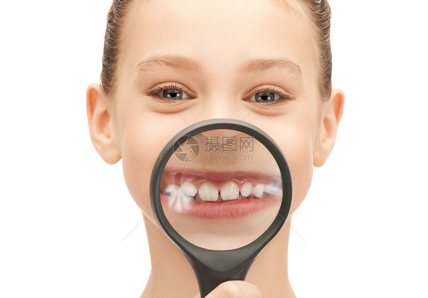 配有放大镜 显示牙齿的少女快乐玻璃孩子白色镜片青少年女性光学牙科图片