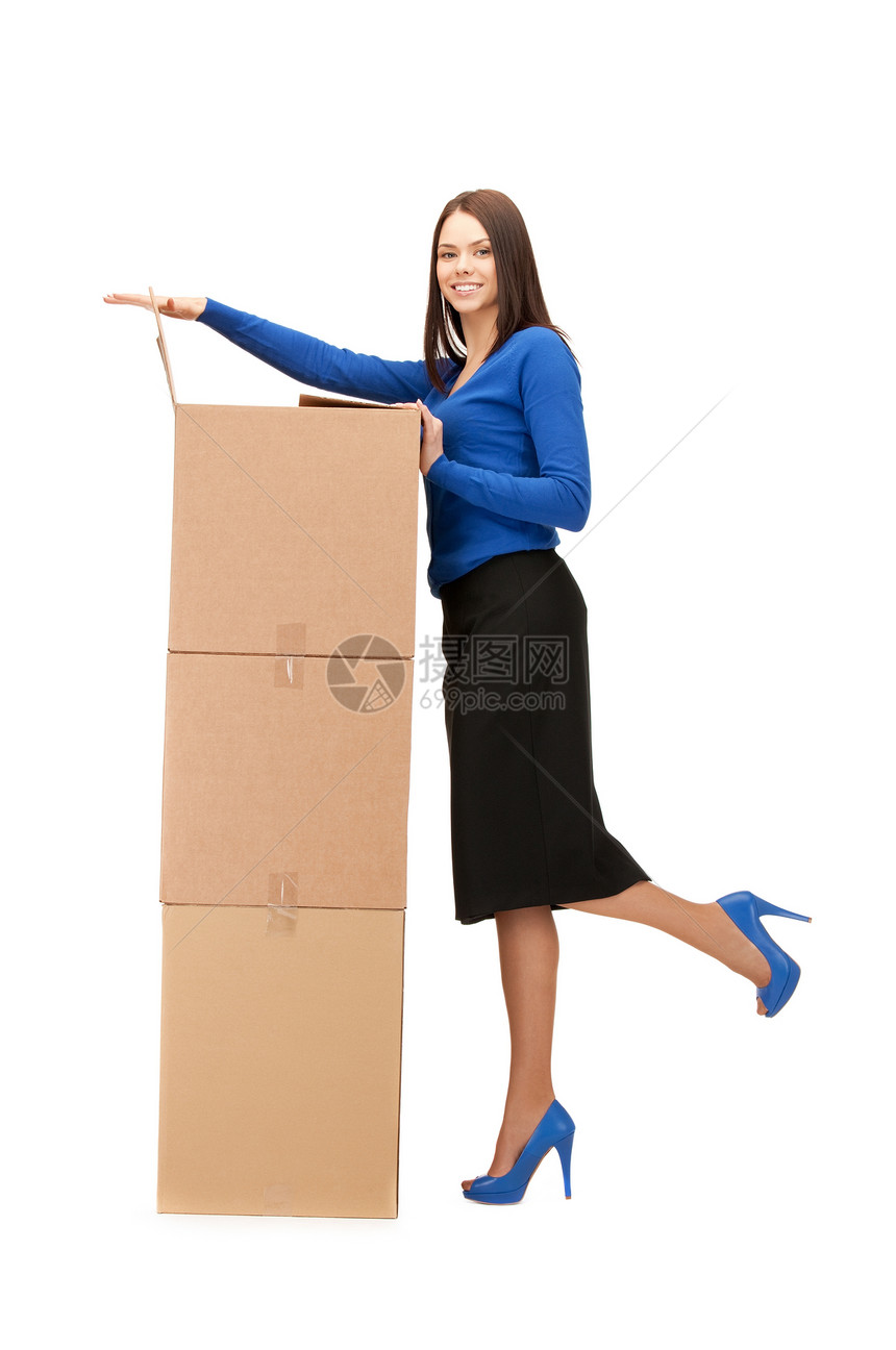 拥有大箱子的有吸引力的女商务人士女性纸板包装送货商业办公室销售量命令船运盒子图片