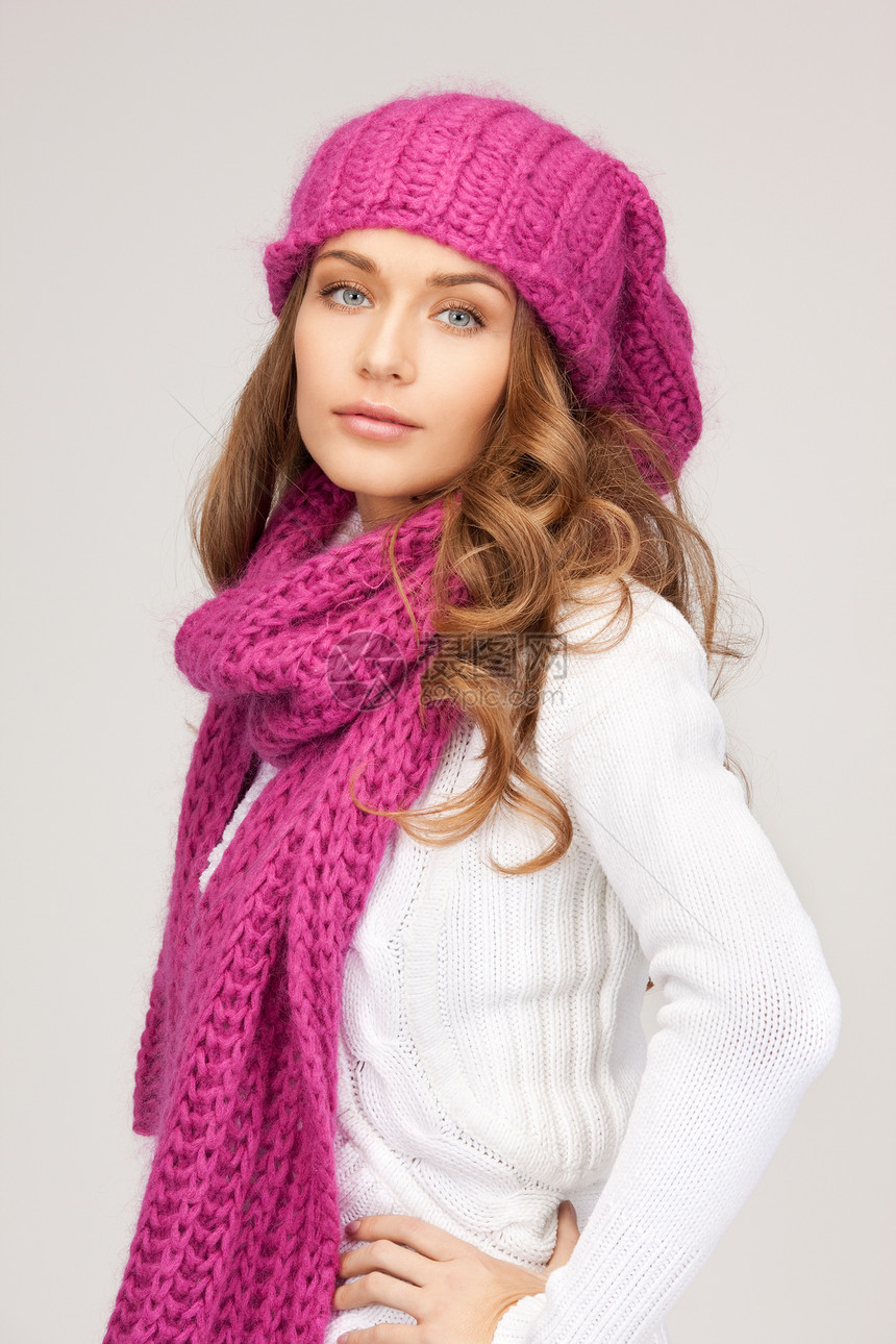 戴冬帽的美女季节成人女孩女性羊毛棉被衣服围巾幸福福利图片