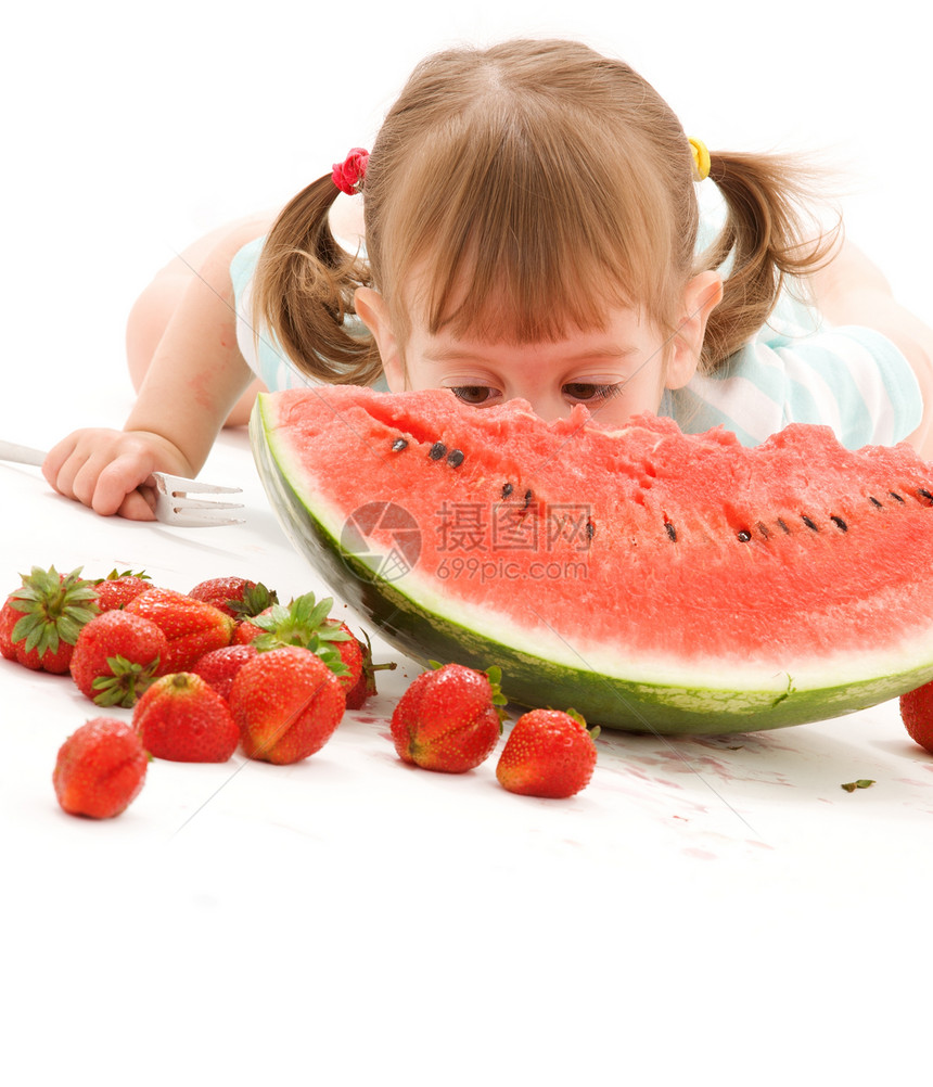 有草莓和西瓜的小女孩孩子活力水果婴儿女孩食物营养女性甜点裙子图片