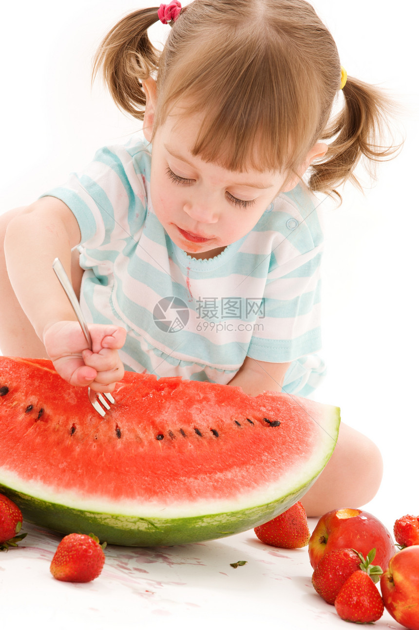 有草莓和西瓜的小女孩童年营养女孩婴儿裙子活力甜点女性水果孩子图片