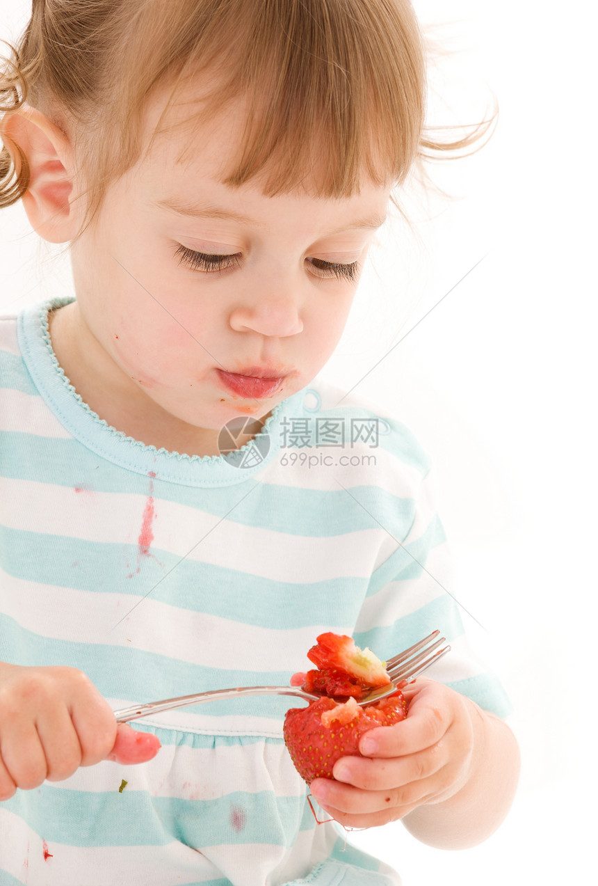 有草莓的小女孩水果甜点孩子婴儿童年白色红色食物营养女性图片