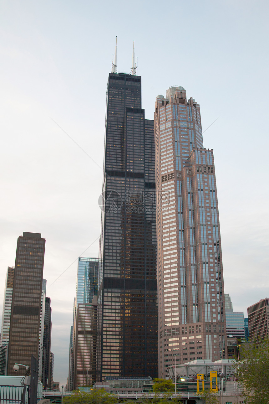 芝加哥市中心 晚上IL金融城市天空建筑蓝色建筑学场景办公室摩天大楼景观图片