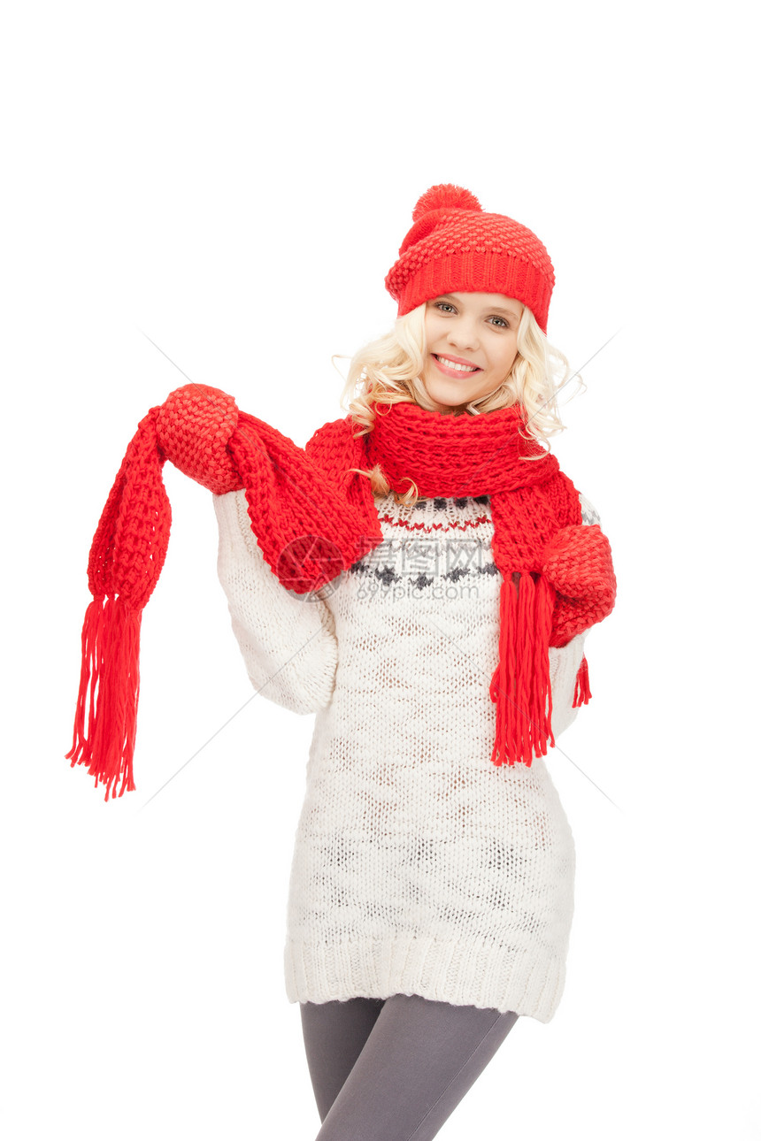 穿着帽子 毛衣和手套的美女女孩棉被快乐微笑衣服季节青少年围巾羊毛女性图片