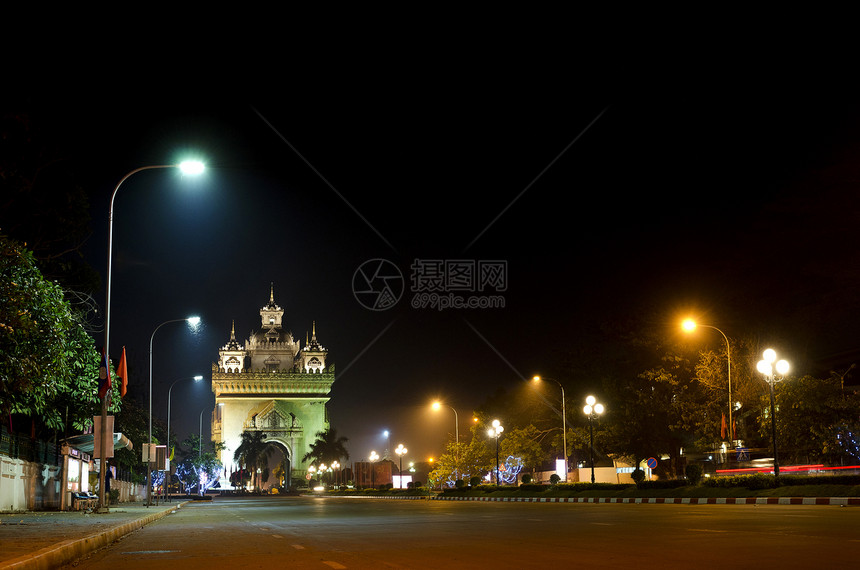 晚上帕图凯拱门 在万岁 劳斯建筑万象城市纪念碑街道大街图赛地标风景遗产图片