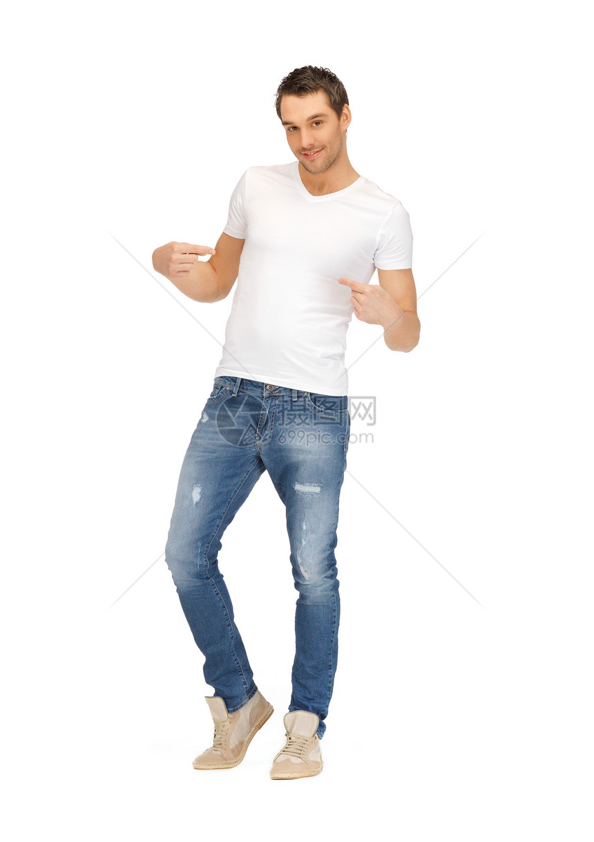 穿白衬衫的帅哥白色青年学生微笑绅士衬衫小伙子男性牛仔裤伙计图片