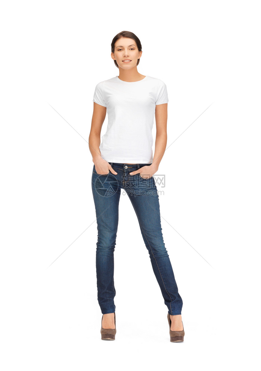 穿着白白白色衬衫的笑着女人快乐微笑女士青年青少年空白学生女性图片