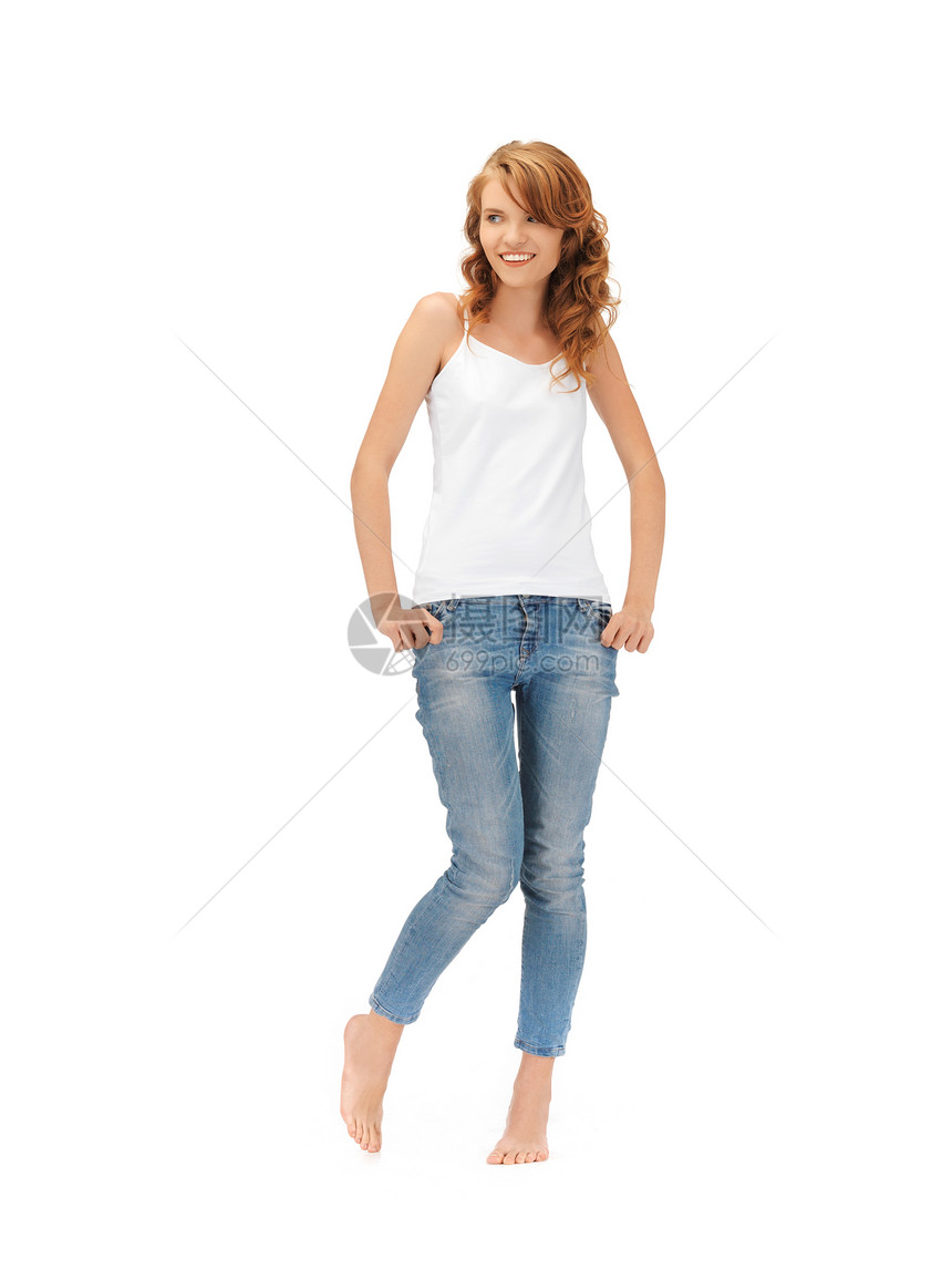 穿着白白白色T恤衫的笑着微笑的少女女士青年青少年快乐衬衫女性学生空白图片