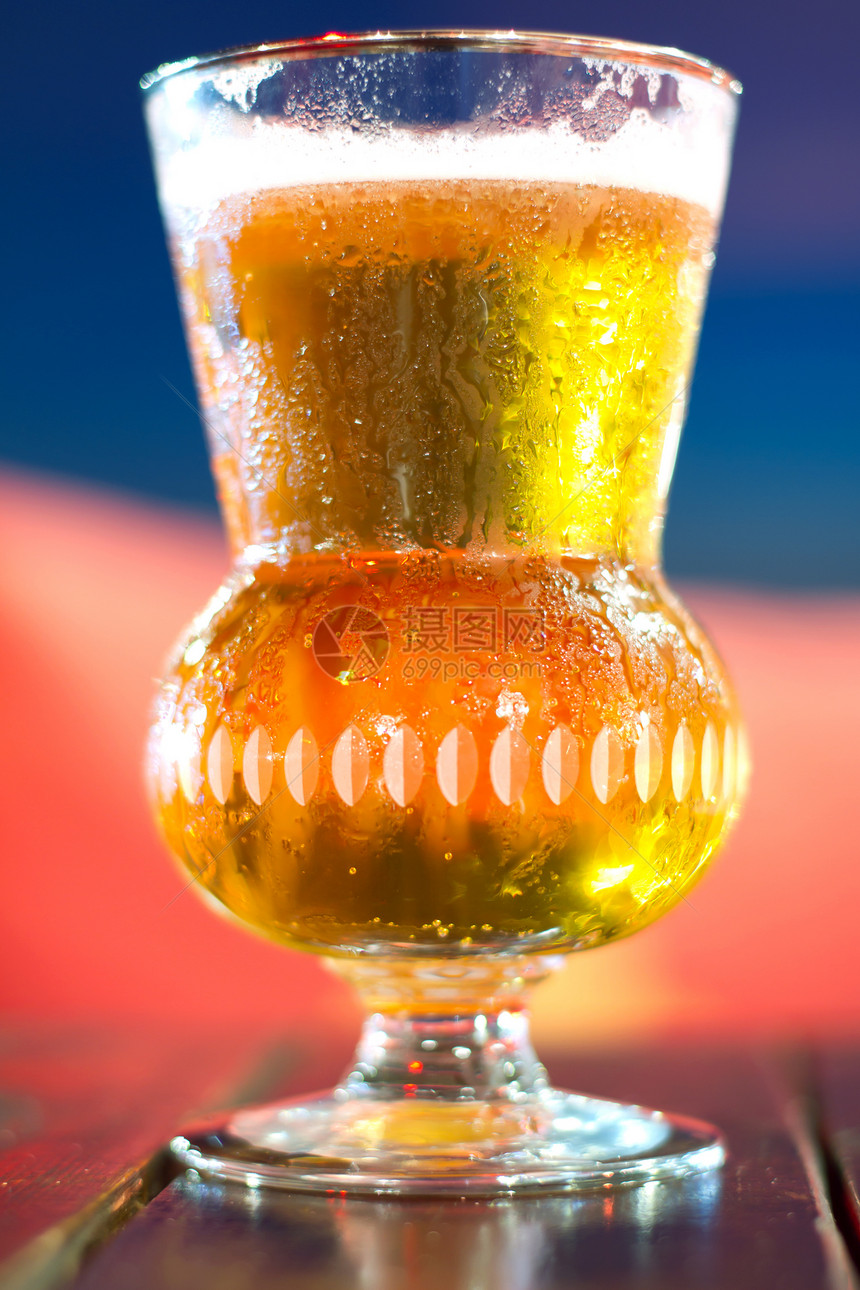 啤酒杯泡沫茶点黄色纹理效果气泡玻璃啤酒酒吧金子图片