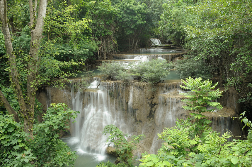 瓦伊梅卡明瀑布反射旅行环境美化森林光效云景旅游水平岩石图片