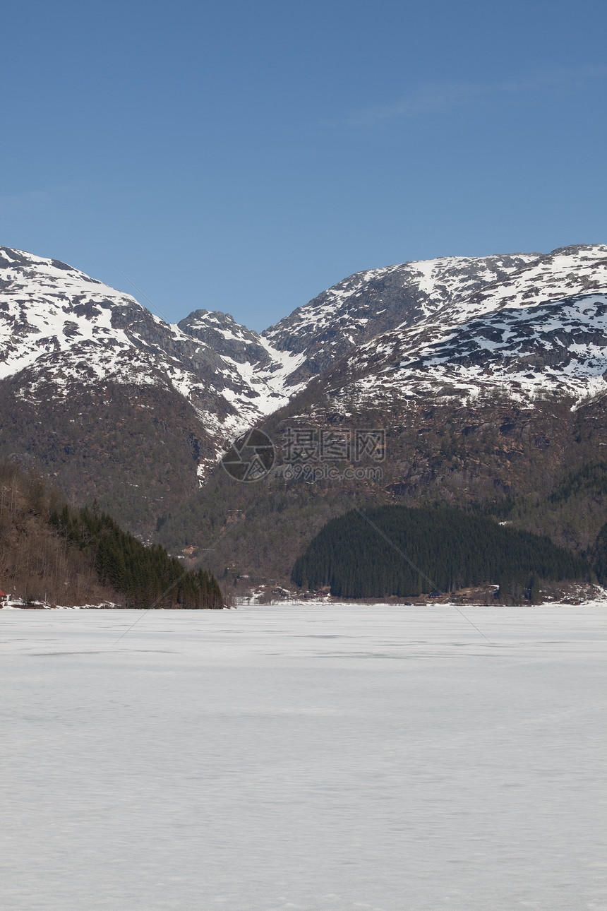挪威冬季风景挪威山脉景观树木游客文化荒野目的地天空森林旅游图片