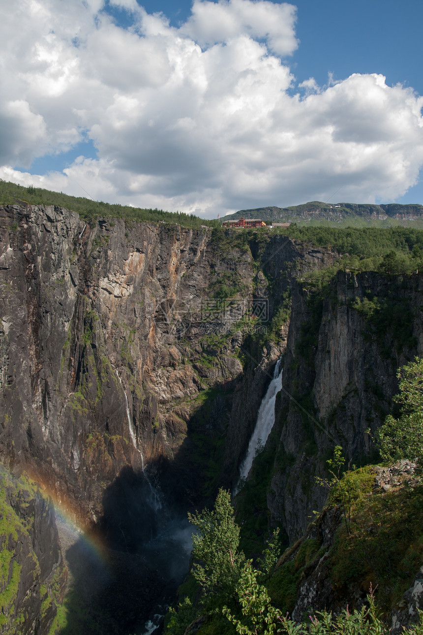 挪威的河流和瀑布山脉风景峡湾旅游树木森林荒野目的地游客文化图片