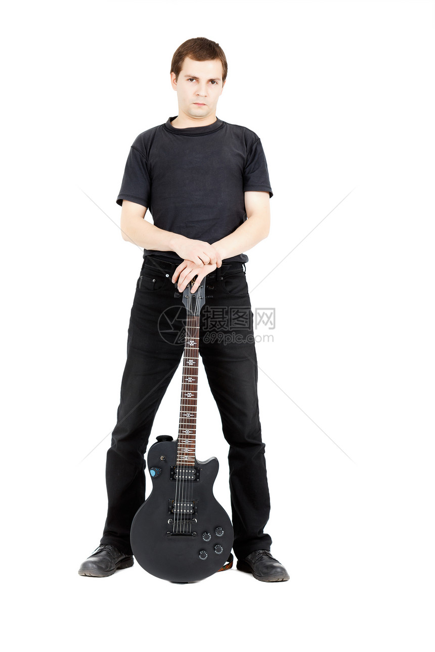 白色背景的摇滚音乐家乐趣男人男生岩石喜悦吉他手牛仔裤男性青年乐队图片