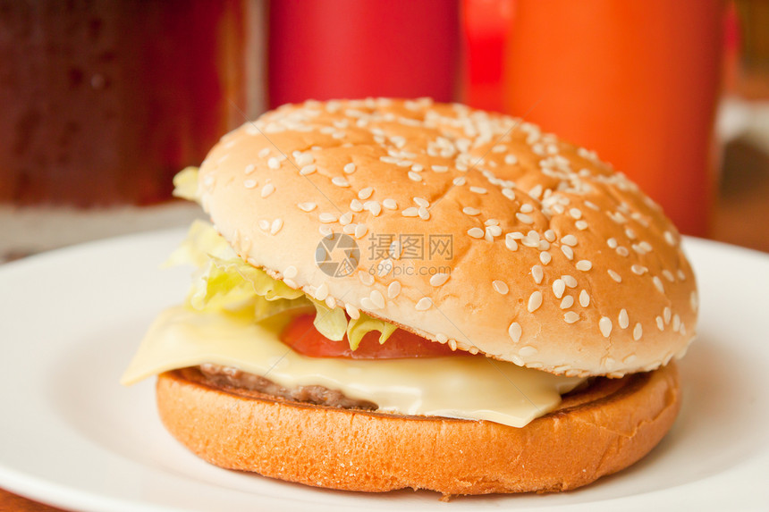 奶酪汉堡汉堡小吃包子洋葱面包芝麻午餐盘子营养蔬菜饮食图片