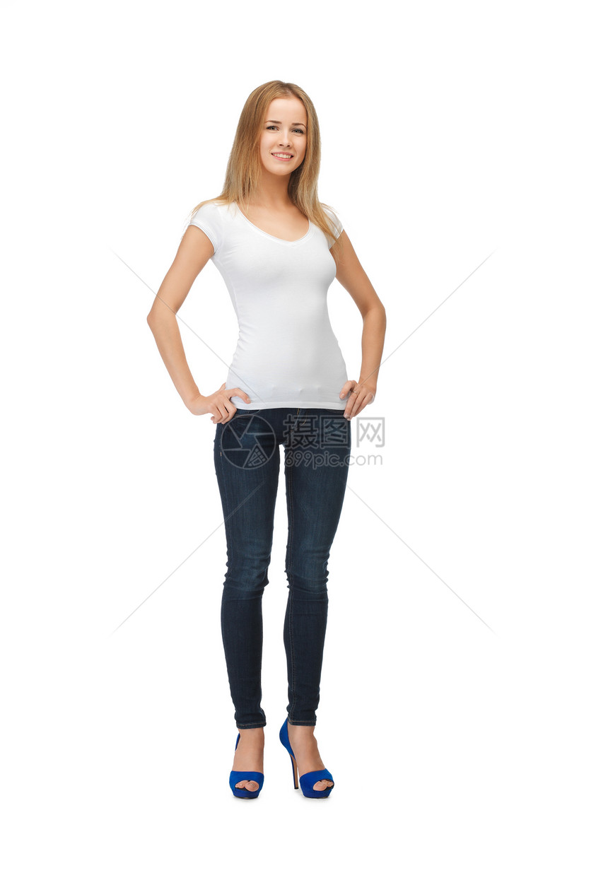 穿着白白白色T恤衫的笑着微笑的少女学生快乐空白青少年衬衫女性女士青年图片