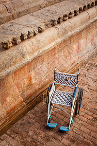 公共轮椅寺庙入口高清图片