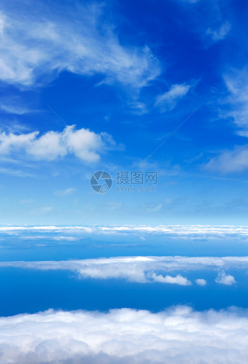 高海拔云层的蓝空中蓝天海运输地平线环境高度气象阳光天堂天空天篷编队图片