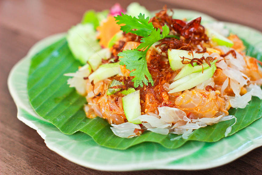新鲜的泰国波梅罗沙拉盘子烹饪香料沙拉水果草药美食辣椒蔬菜洋葱图片