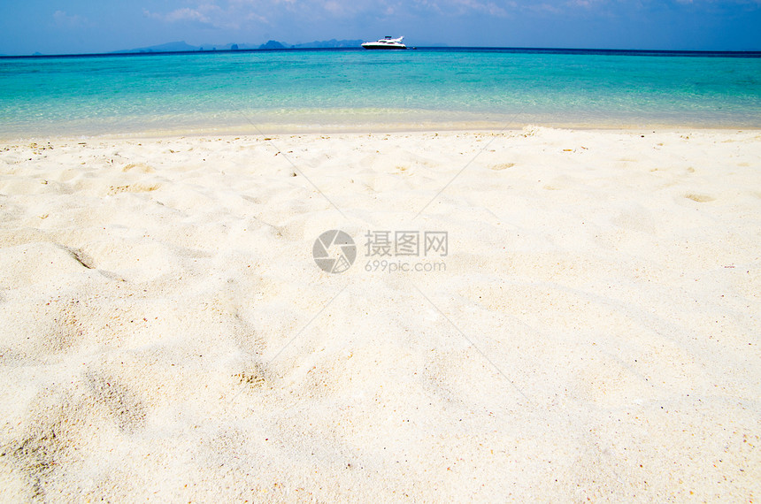 热带海洋假期天堂支撑海浪白色晴天天空蓝色阳光风景图片