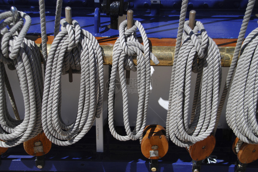 航行船船舶绳梯绳索索具帆船风帆桅杆港口航程钻机图片