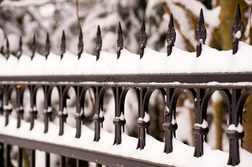 覆盖的雪雪雪季节降雪花园栅栏白色图片