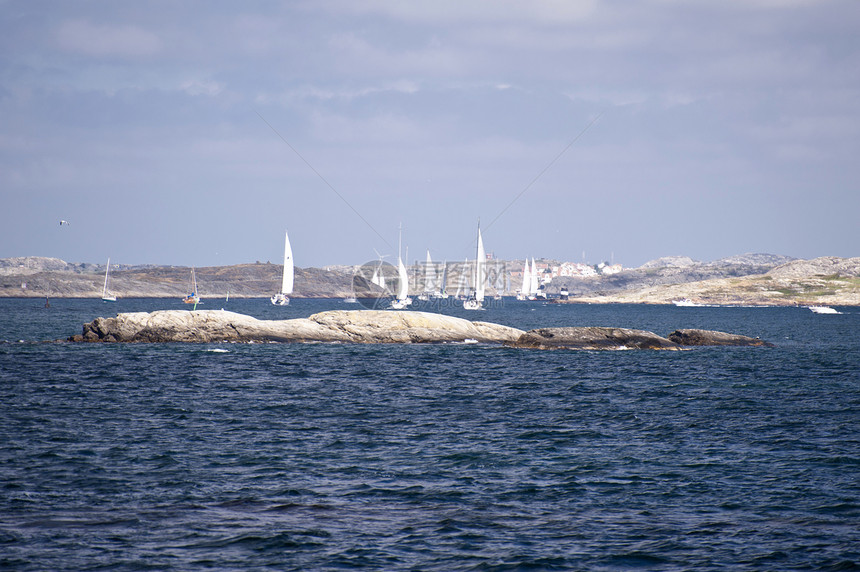 群岛岛小岛闲暇白色航程群岛船舶假期天空娱乐帆船图片