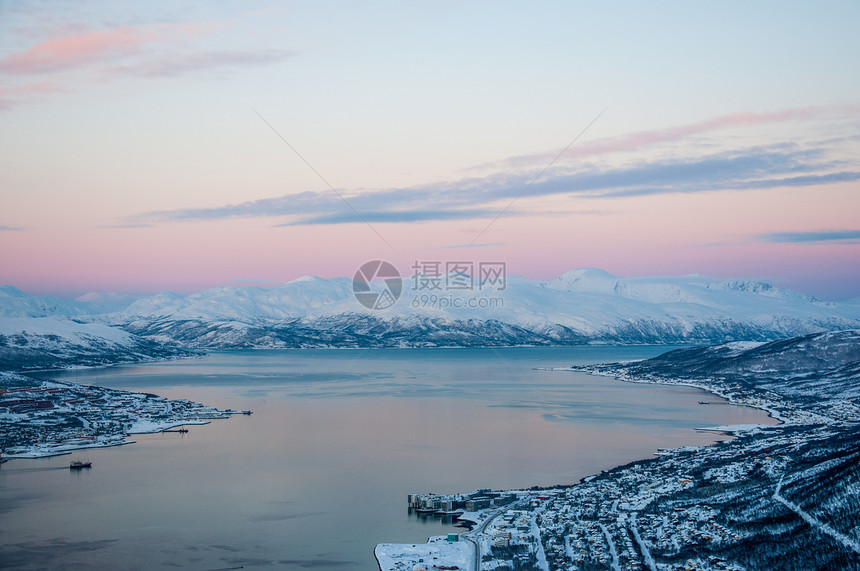 太阳落日缆车教会峡湾冻结旅游城市建筑学海岸线风景天空图片