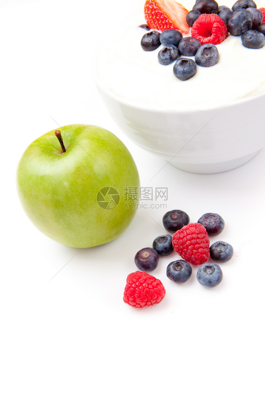 苹果和浆果奶油碗图片