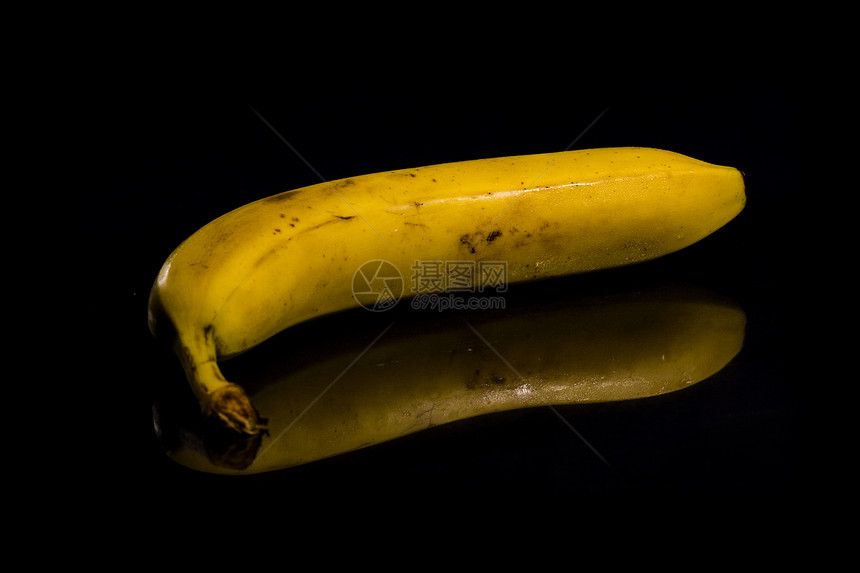 黑色的香蕉水果饮食热带小吃营养反射皮肤早餐食物黄色图片