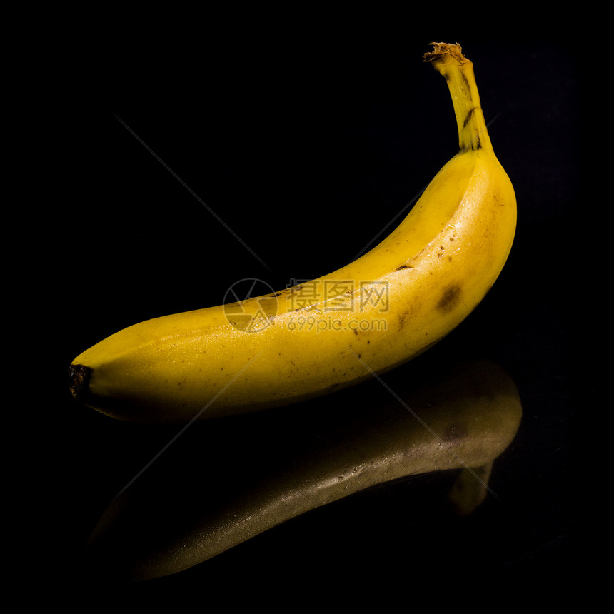 黑色的香蕉营养黄色皮肤食物反射热带饮食小吃水果早餐图片