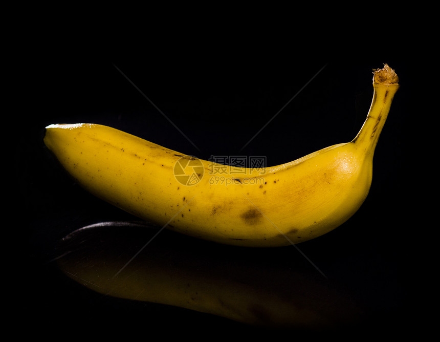 黑色的香蕉食物小吃反射热带早餐皮肤黄色营养水果饮食图片