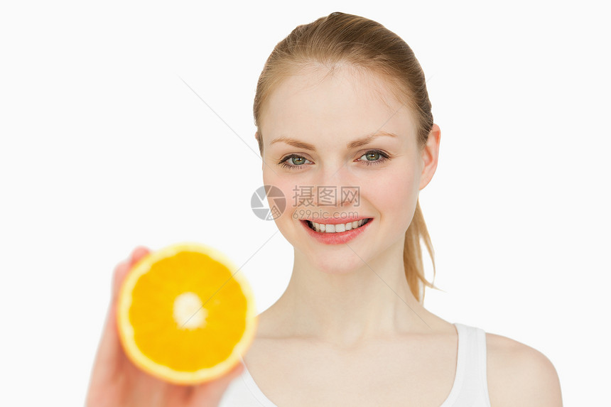 女人展示橙色的笑容图片