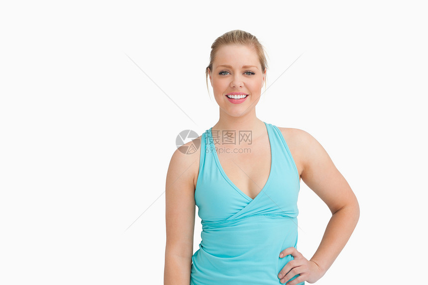 穿蓝色T恤衫的女人 屁股上挂着一只手图片
